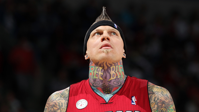 记者：米兰将与莱万经纪人会面讨论转会，伊布支持这一交易（记者称米兰计划与莱万经纪人商谈转会，伊布力挺这笔交易）