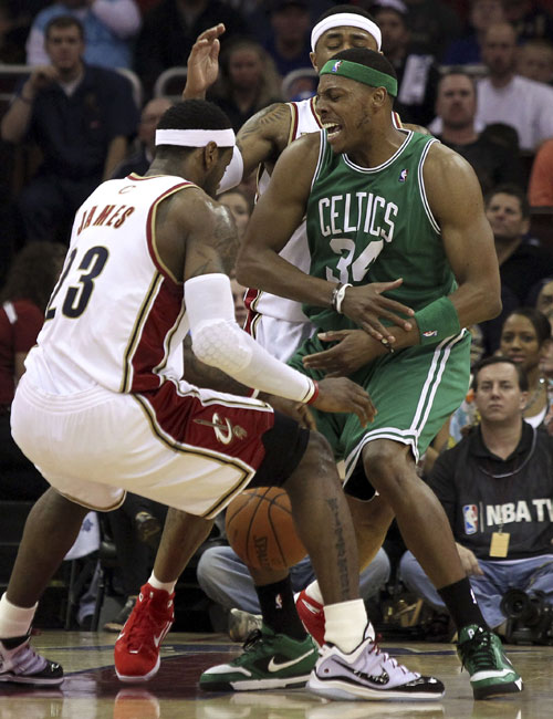 意媒：39岁拉莫斯被推荐给米兰，管理层和阿莱格里将进行评估（意媒：39岁拉莫斯被荐至米兰，俱乐部高层与阿莱格里将展开评估）