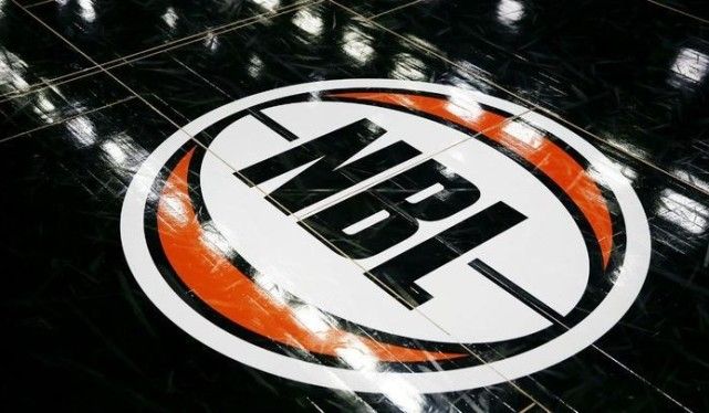 德科：梅西短暂回归？这不可能；还没和莱万谈续约的事（德科：梅西不可能短期回归；与莱万的续约谈判尚未启动）