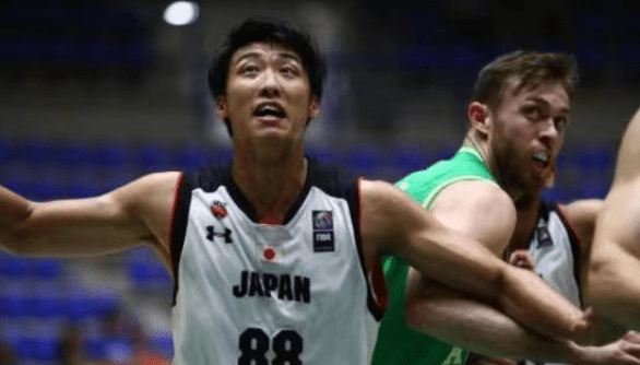 巴萨2比1逆转法兰克福首胜对手（巴萨2比1逆转法兰克福，收获对阵该队首胜）