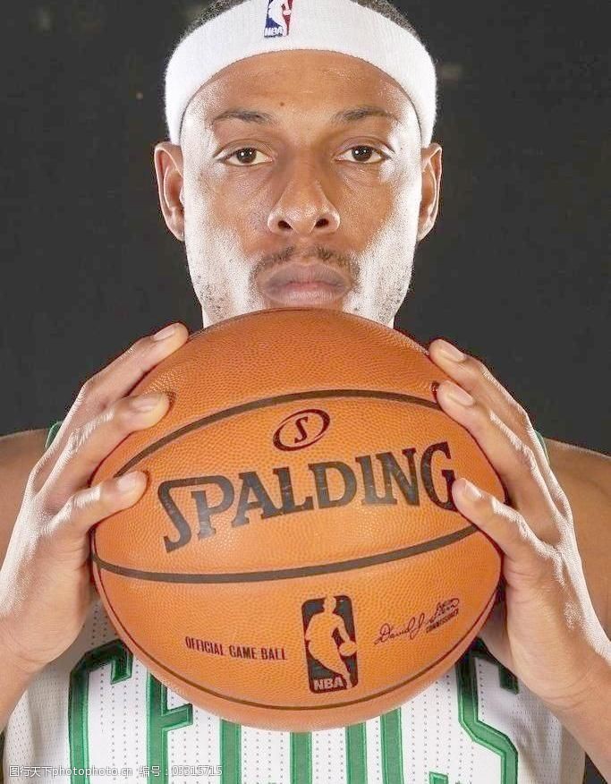 浓眉昨日复出，独行侠对阵湖人防守效率135.8赛季最差（浓眉复出之战，湖人对独行侠防守效率135.8创赛季最差）