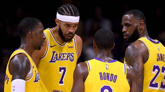 世体：霍安-加西亚因遭受撞击一瘸一拐，但能出战本轮欧冠（世体：霍安-加西亚遭撞击致跛行，仍将出战本轮欧冠）