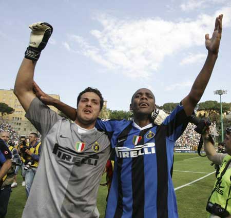 67岁意大利人神了：率罗马坐稳意甲榜首宝座,又率罗马胜欧联领头羊（67岁意大利名帅太猛：率罗马稳坐意甲榜首，又力克欧联领头羊）