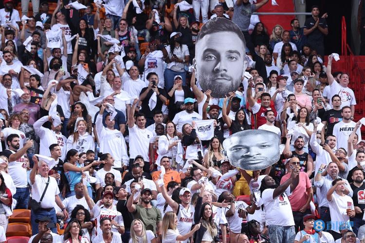 官方：瓦诺利就任佛罗伦萨主帅，合同至明年6月+1年续约选项（官宣：瓦诺利出任佛罗伦萨主帅，合约至明年6月，另含一年续约选项）