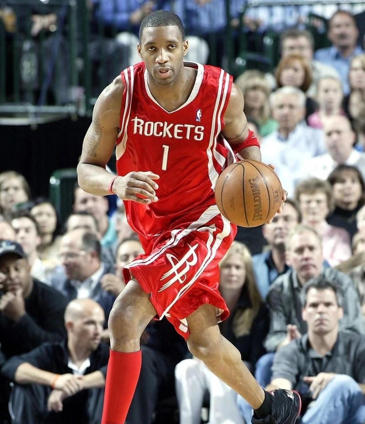 塞萨尔：齐沃为什么要换下博尼和泽林斯基？他俩明明表现最好（塞萨尔质疑齐沃换人：为何撤下博尼和泽林斯基？他们明明状态最佳）