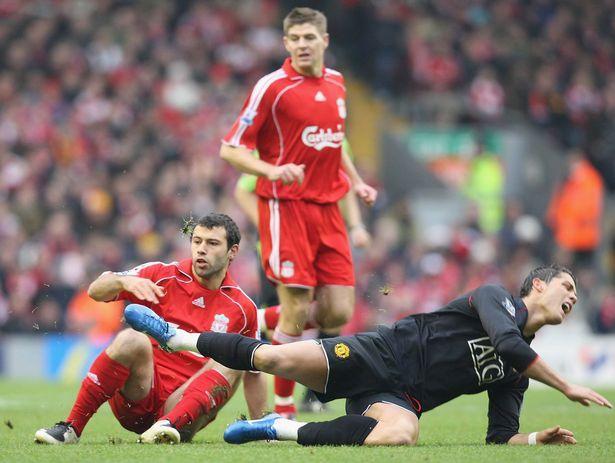 ESPN：今夏举债引援，曼联净债务首次突破10亿美元（ESPN：曼联为夏窗引援举债，净债务首次超过10亿美元）