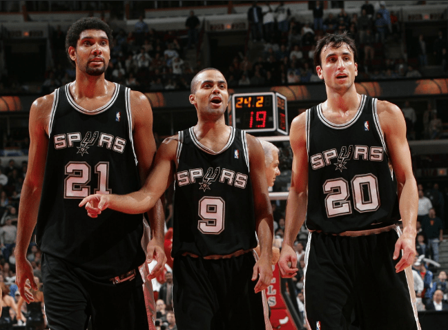 斯卢茨基：与广岛一战势均力敌，虽未取胜但对比赛质量满意（斯卢茨基：对阵广岛旗鼓相当，未能取胜但对比赛水平满意）