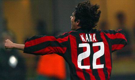 何宇鹏纪念捧杯： 一整季的重量都化为光芒，只为这一次触碰