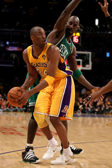 欧冠积分榜：拜仁、阿森纳、国米全胜领跑，下轮前二直接对话（欧冠形势：拜仁、阿森纳、国米以全胜占先，下轮榜前二正面交锋）