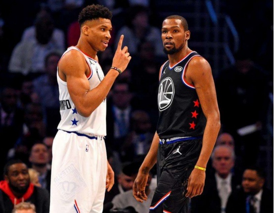 张琳芃：中超夺冠已成为过去，全力以赴打好明天的亚冠比赛（张琳芃：联赛冠军已翻篇，明日亚冠全力争胜）